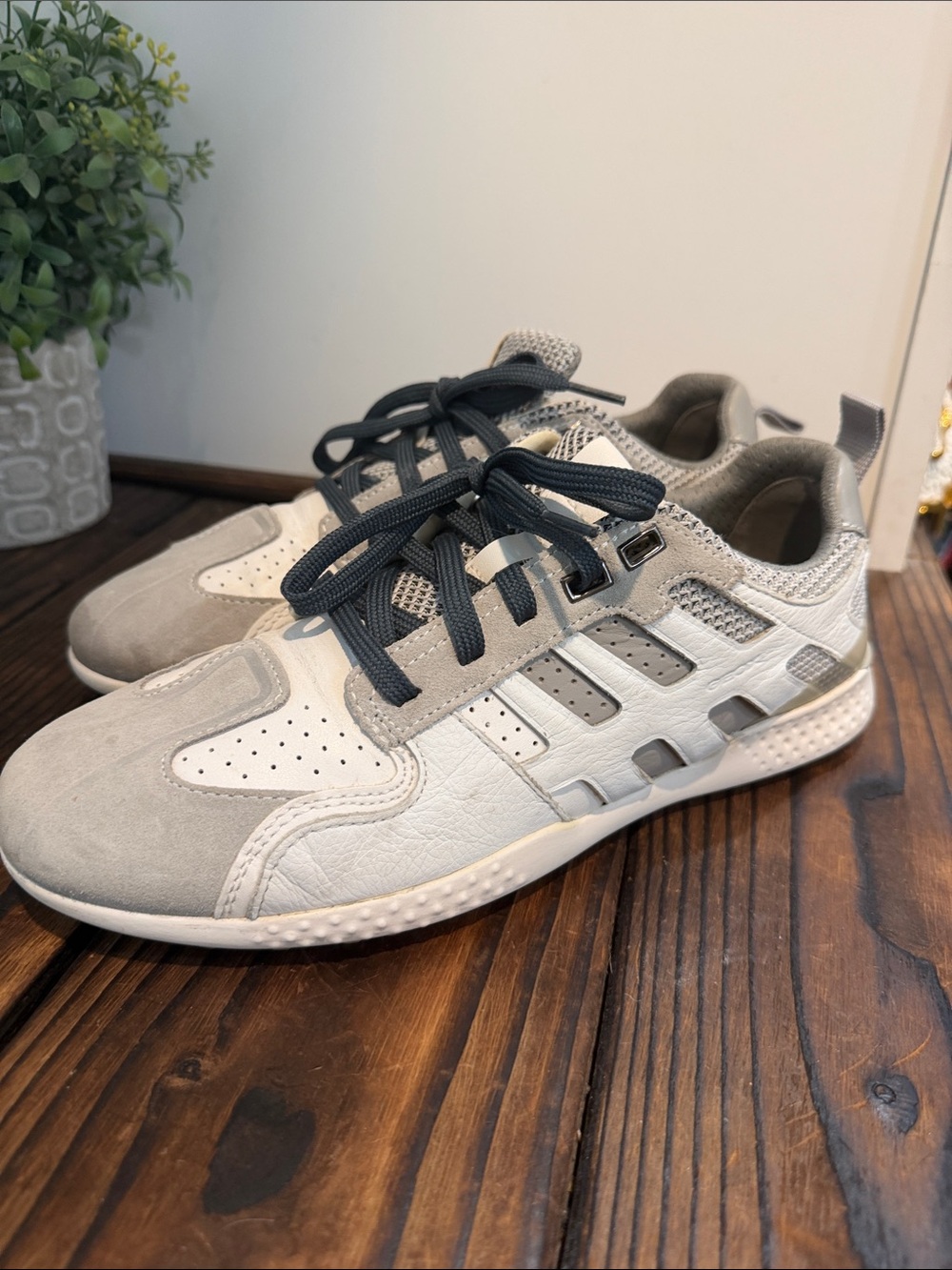 Geox Men's U Snake 2 Light Gray and White Athletic Sneakers